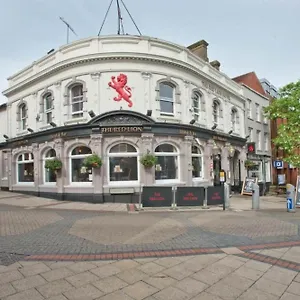 3* Hotel Oyo The Red Lion